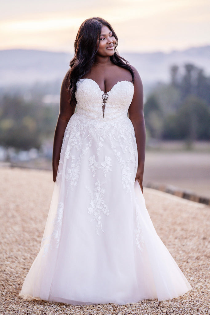 Allure Bridals A1102 Sample