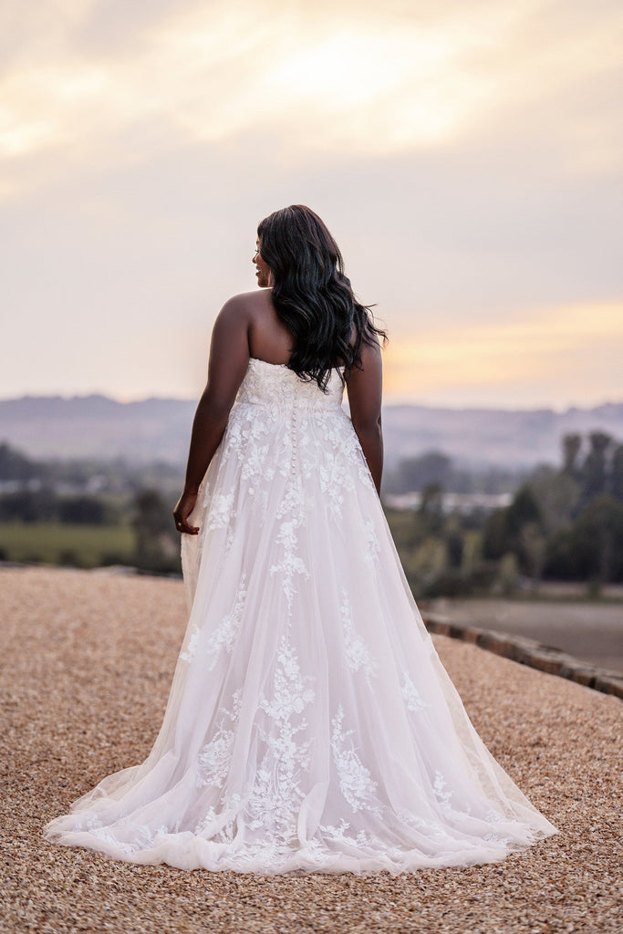 Allure Bridals A1102 Sample