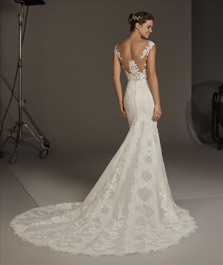 Pronovias Despina Sample