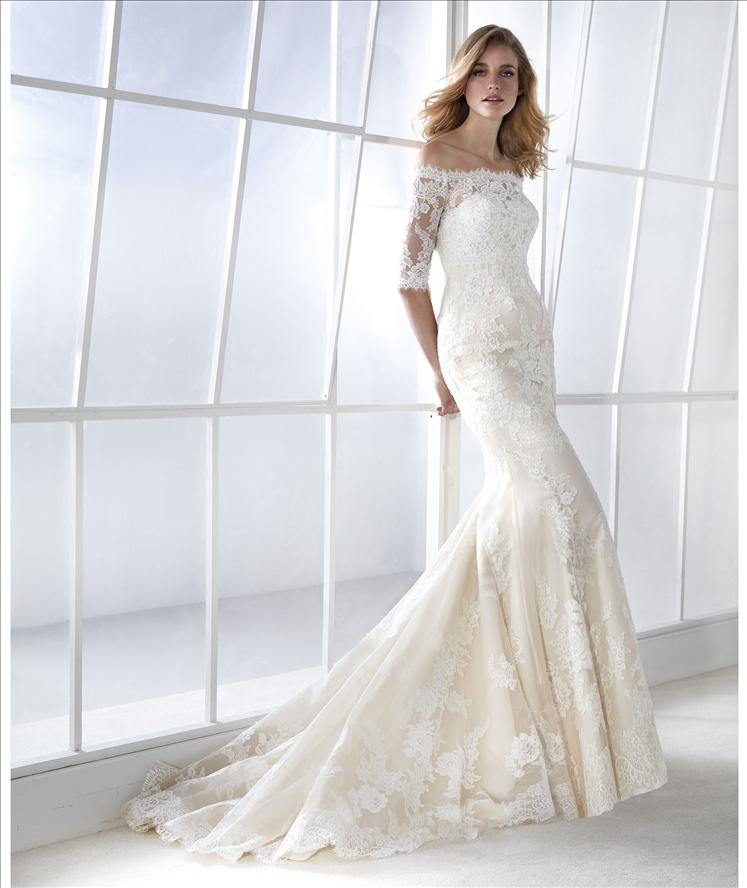 Pronovias Famosa Sample