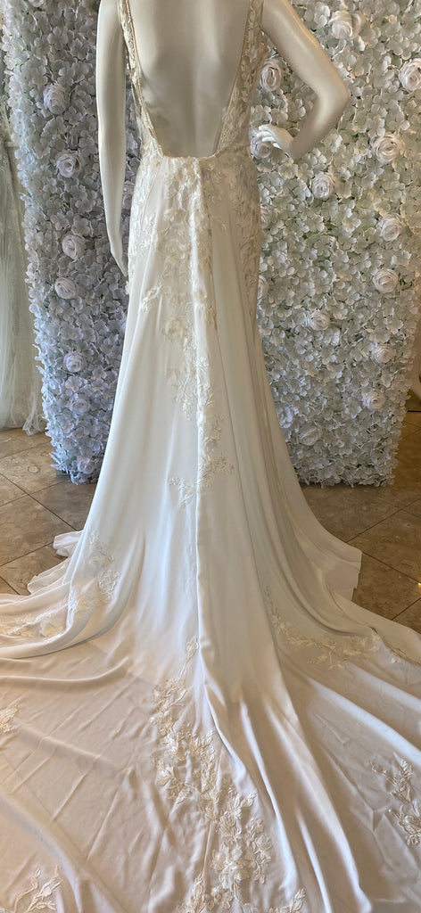 Pronovias Eran Sample