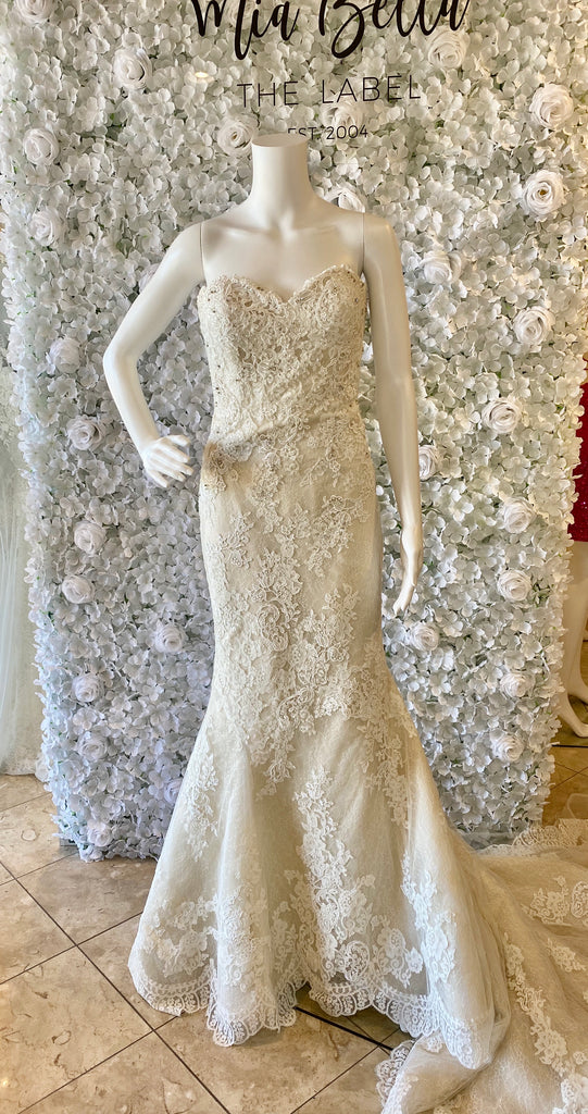 Pronovias Princia Sample 1/2 Beaded